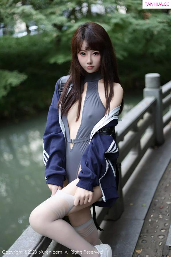   [XiuRen]高清写真图 2023.12.08 No.7784 韩系学妹 短裙美腿第19张图片